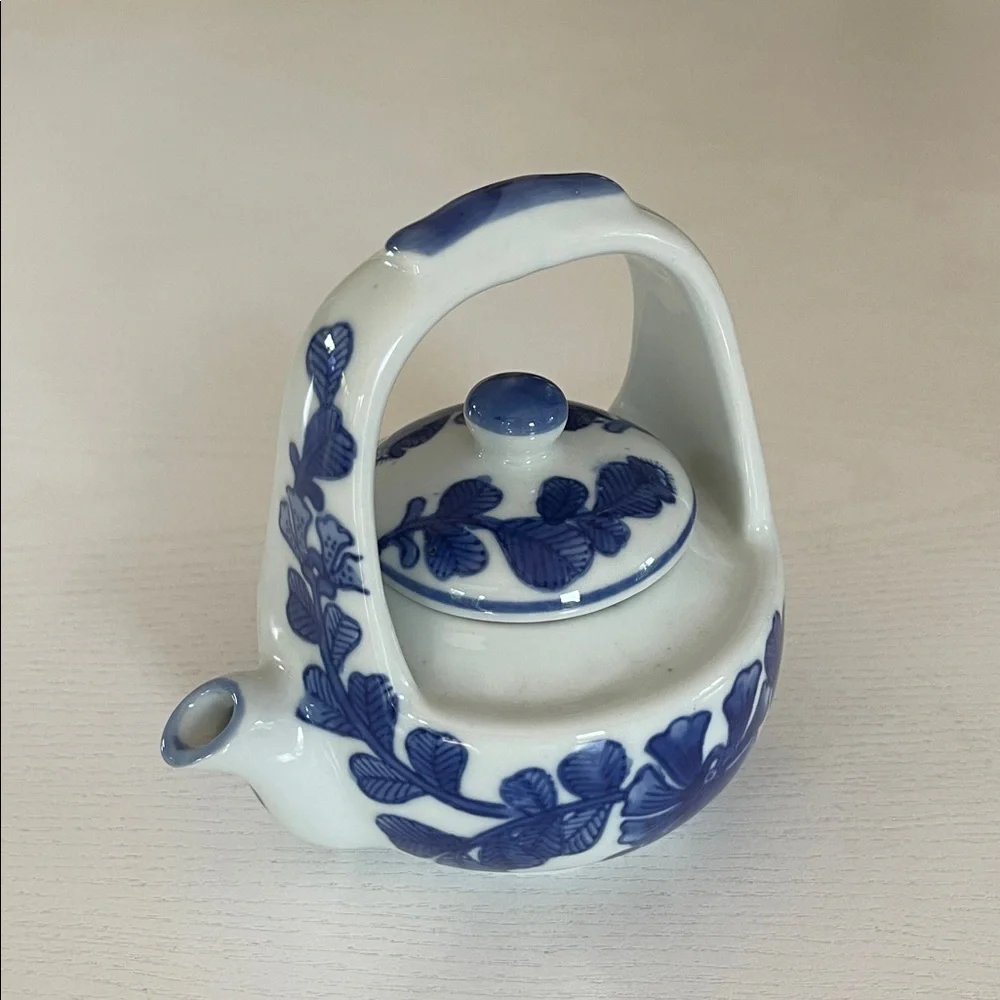 Chinese Porcelain Teapot, Blue and White Florals